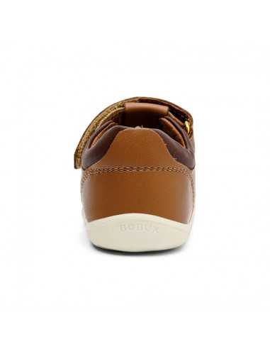 Sandalia Cerrada Step Up Roam de Bobux