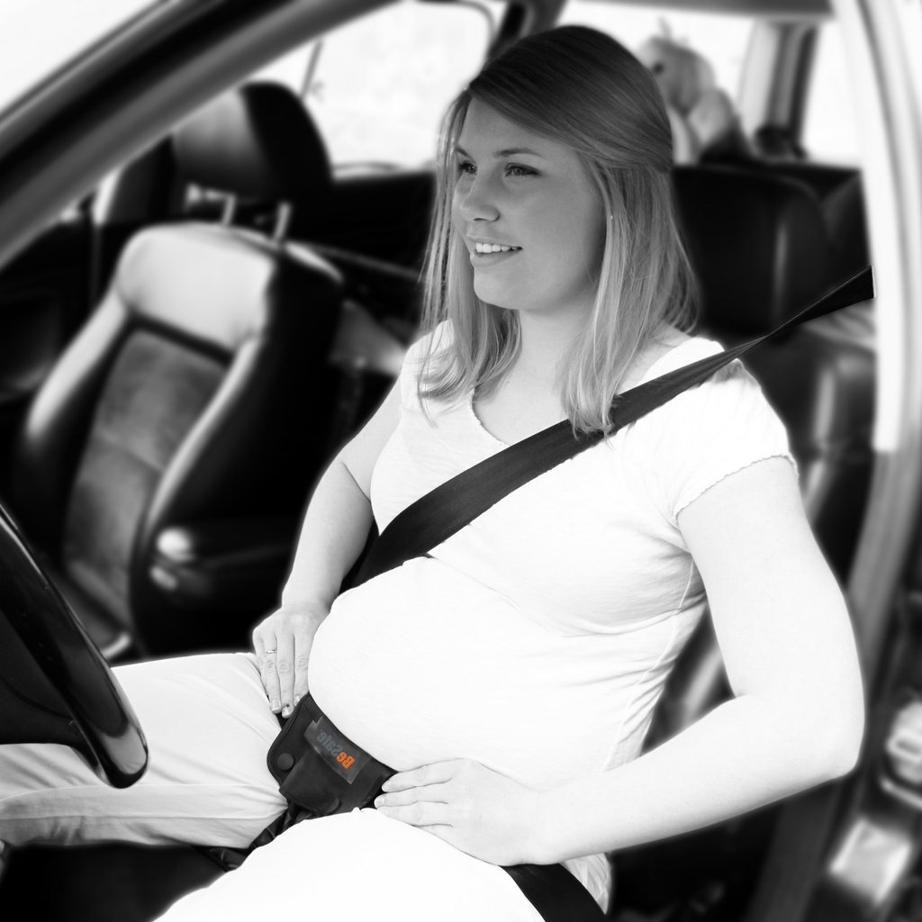 Motivos por los que debes usar el cinturón de embarazo en el coche -  Divinity