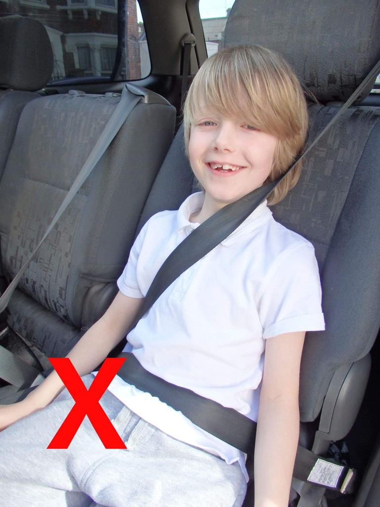a la deriva reflujo Huracán Cómo funciona el cinturón de seguridad para niños en el coche? – El Último  Koala