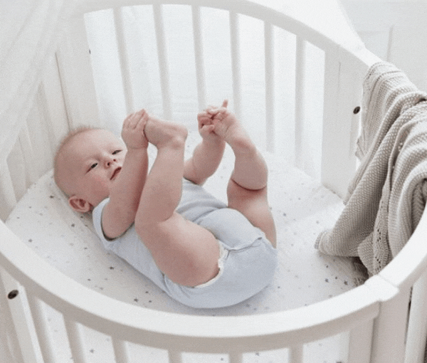 Cuna, mini cuna y moisés, ¿dónde dormirá mejor nuestro bebé?