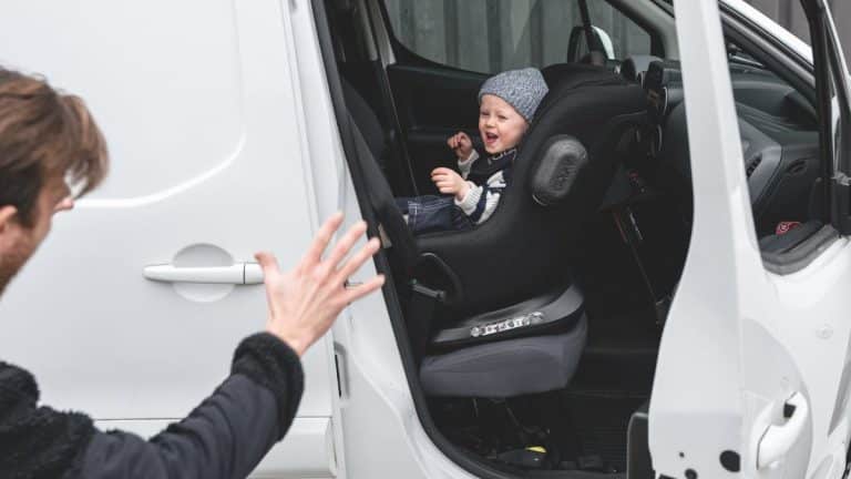 silla coche furgoneta camper y caravana a contramarcha axkid core