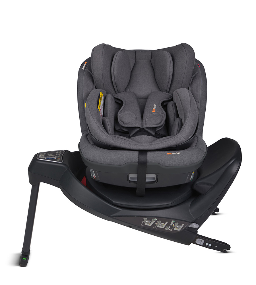 BeSafe iZi Twist B i-Size girada 180 grados hacia la puerta