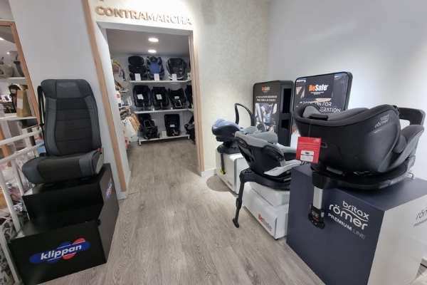 Asesoramiento en sillas de coche en la tienda El Último Koala de Madrid